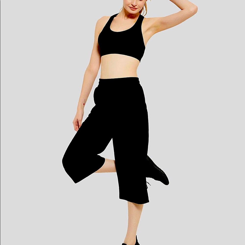 Demozu 19” bootleg yoga capri workout/lounge pants with pockets